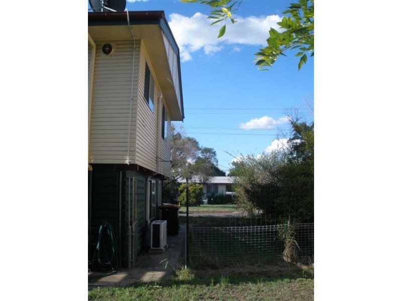 13 Wattle Street, Blackwater QLD 4717
