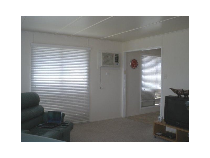 9 Evans Street, Blackwater QLD 4717