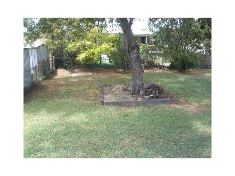 9 Evans Street, Blackwater QLD 4717
