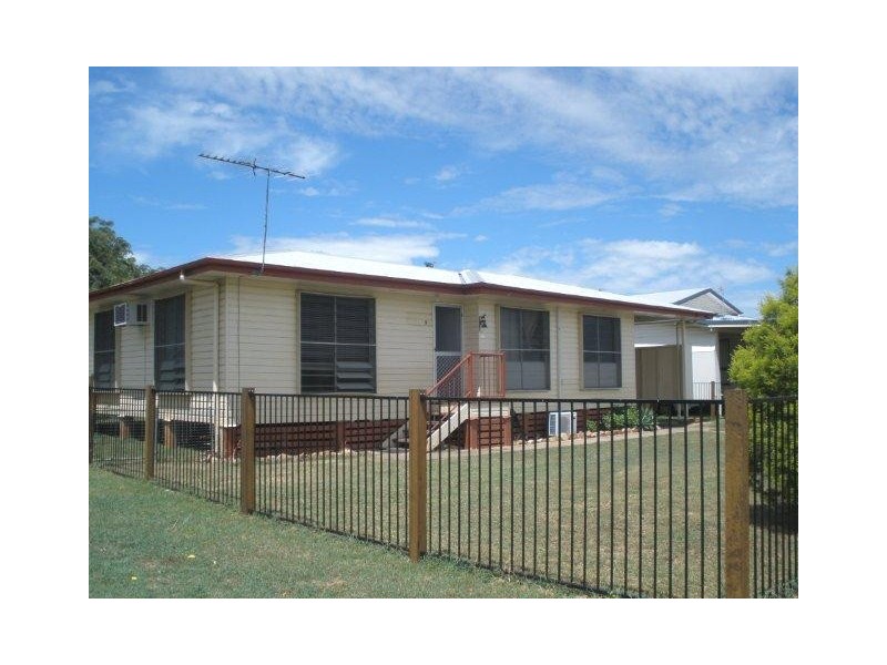 9 Evans Street, Blackwater QLD 4717