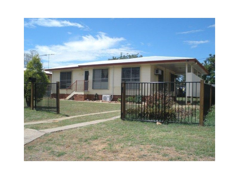 9 Evans Street, Blackwater QLD 4717