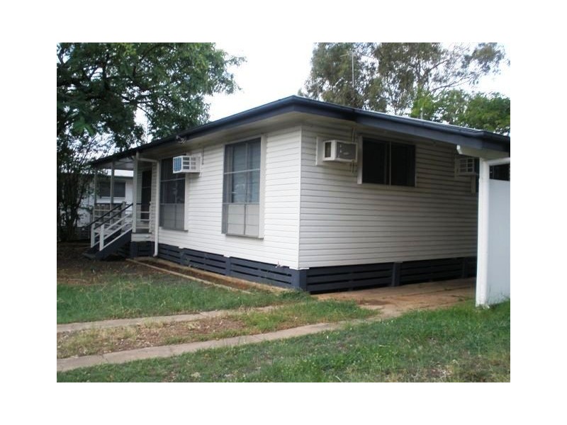 21 Long Street, Blackwater QLD 4717