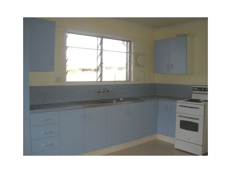 21 Long Street, Blackwater QLD 4717