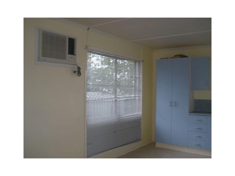 21 Long Street, Blackwater QLD 4717