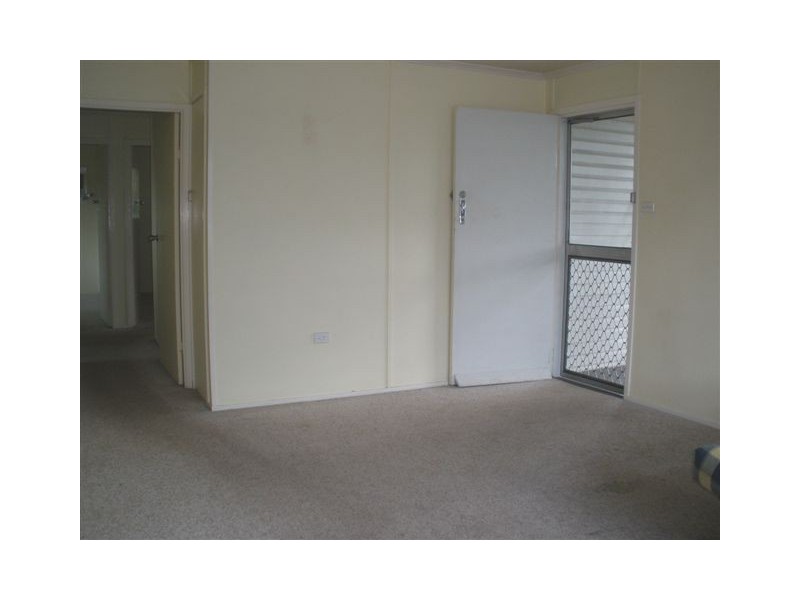 21 Long Street, Blackwater QLD 4717