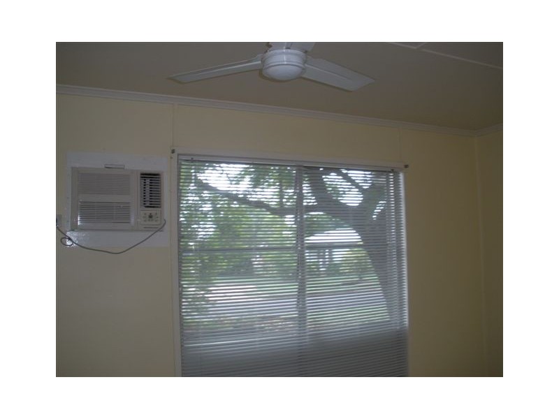 21 Long Street, Blackwater QLD 4717