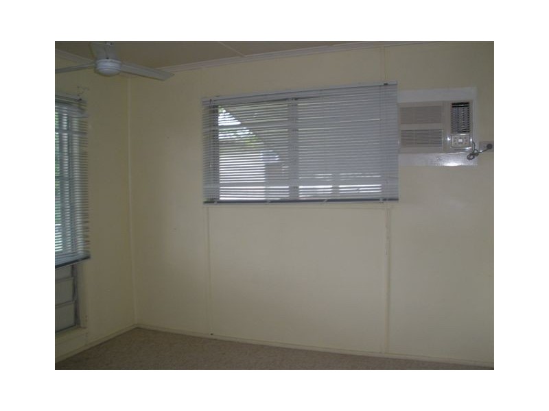 21 Long Street, Blackwater QLD 4717