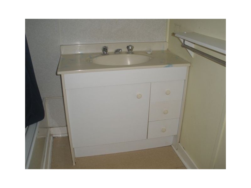 21 Long Street, Blackwater QLD 4717