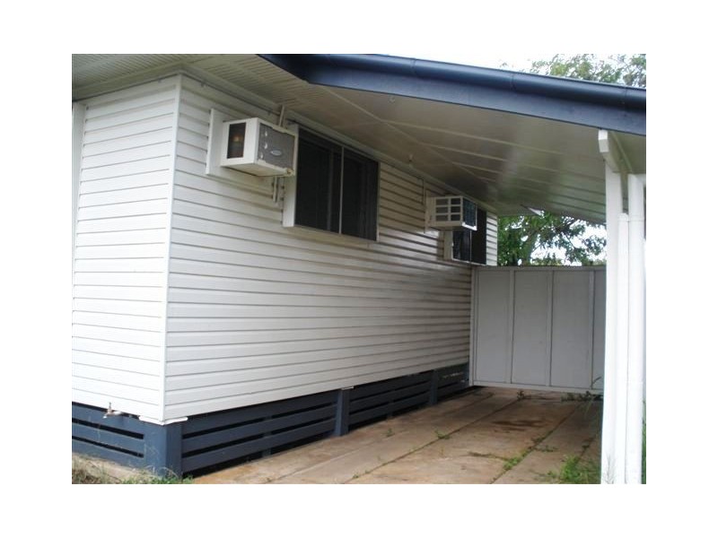 21 Long Street, Blackwater QLD 4717