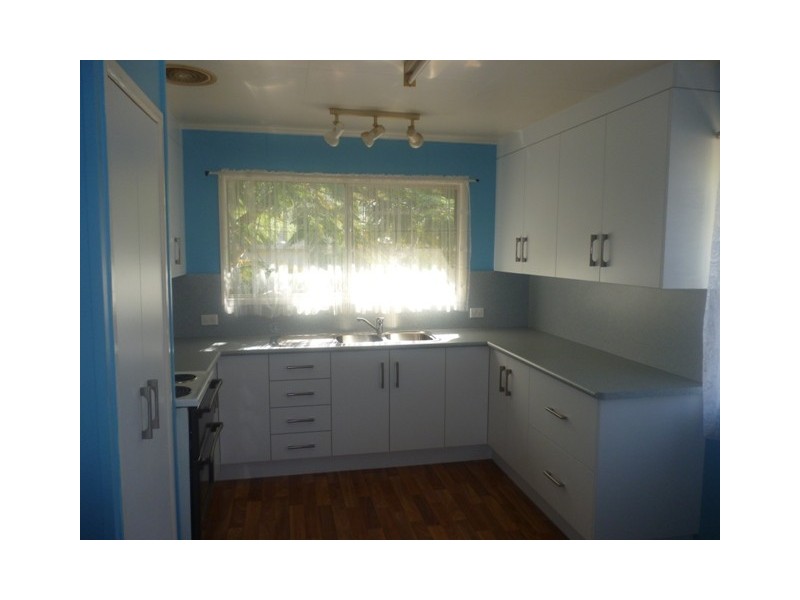 2 Yeates Avenue, Blackwater QLD 4717