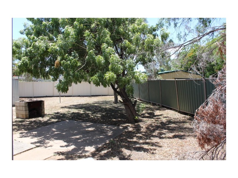 2 Yeates Avenue, Blackwater QLD 4717