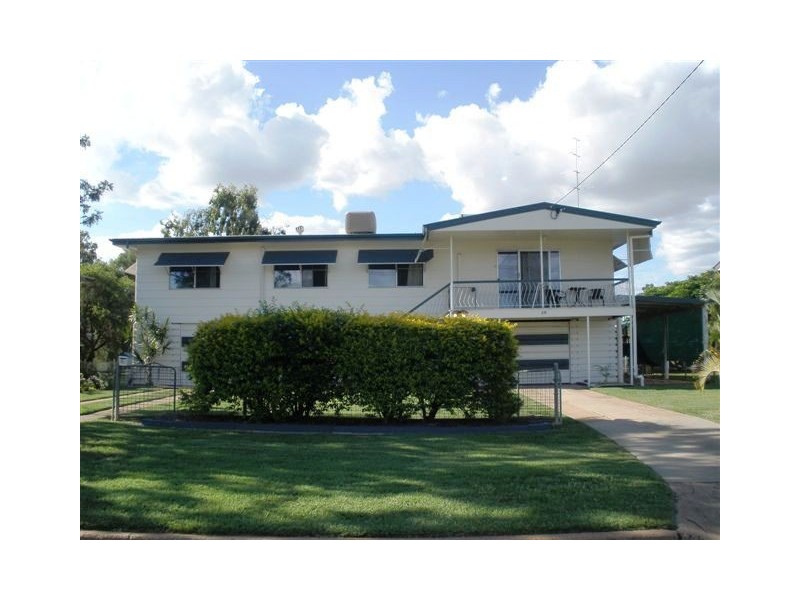 28 Wattle Street, Blackwater QLD 4717