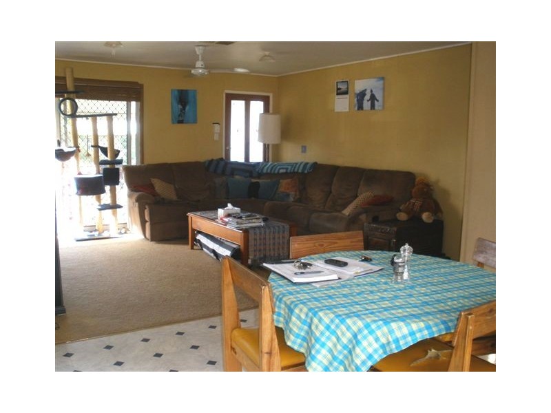 15 Lawless Street, Blackwater QLD 4717