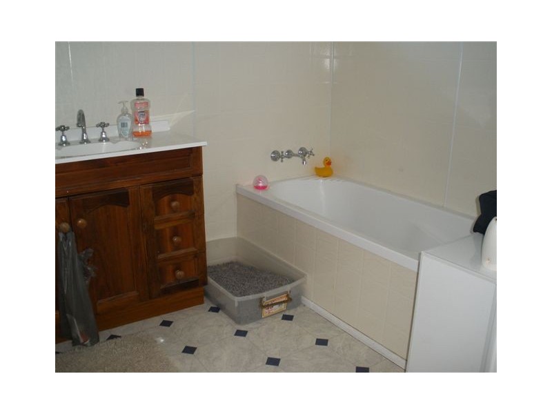 15 Lawless Street, Blackwater QLD 4717