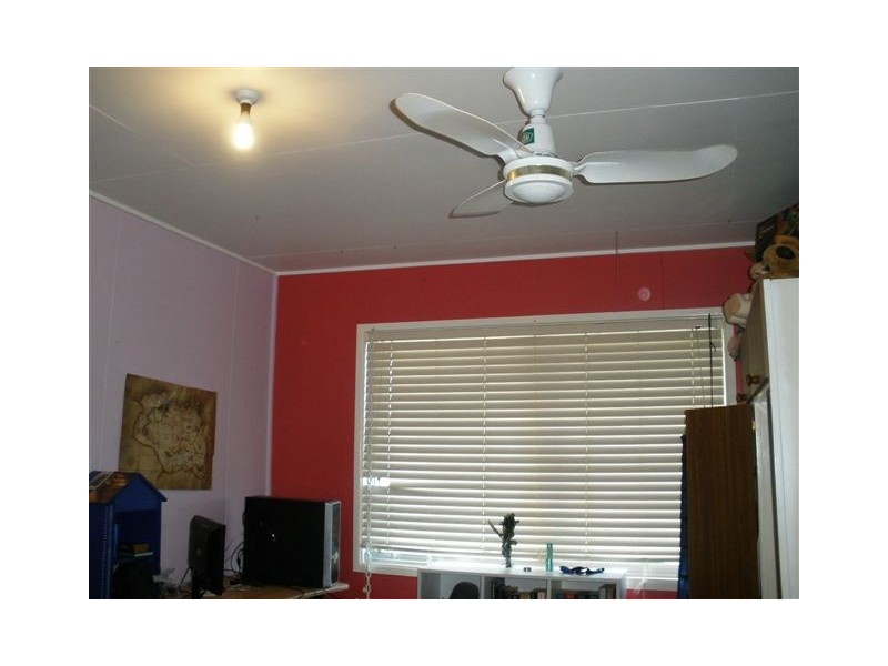 15 Lawless Street, Blackwater QLD 4717