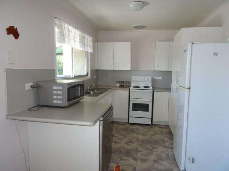 2 Monger Street, Blackwater QLD 4717