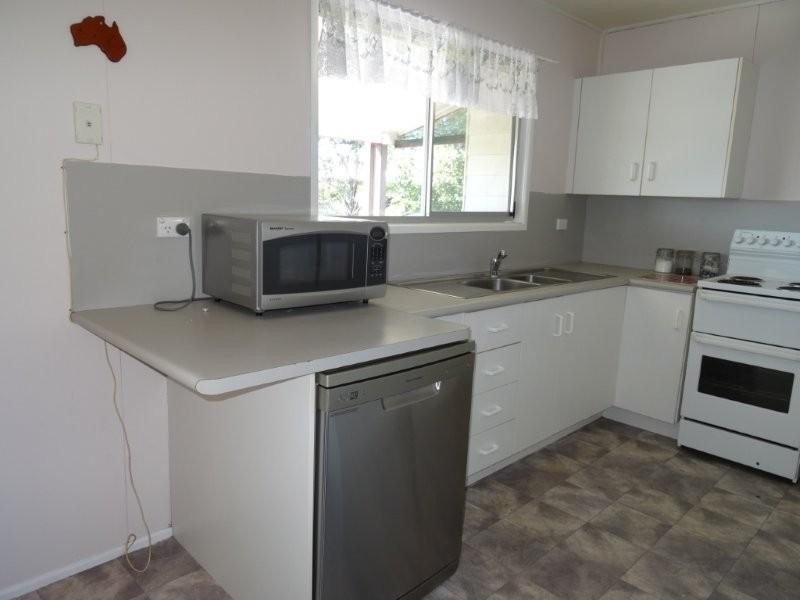 2 Monger Street, Blackwater QLD 4717
