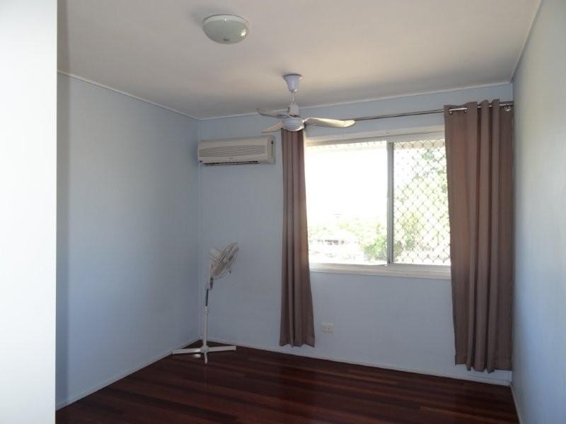 2 Monger Street, Blackwater QLD 4717