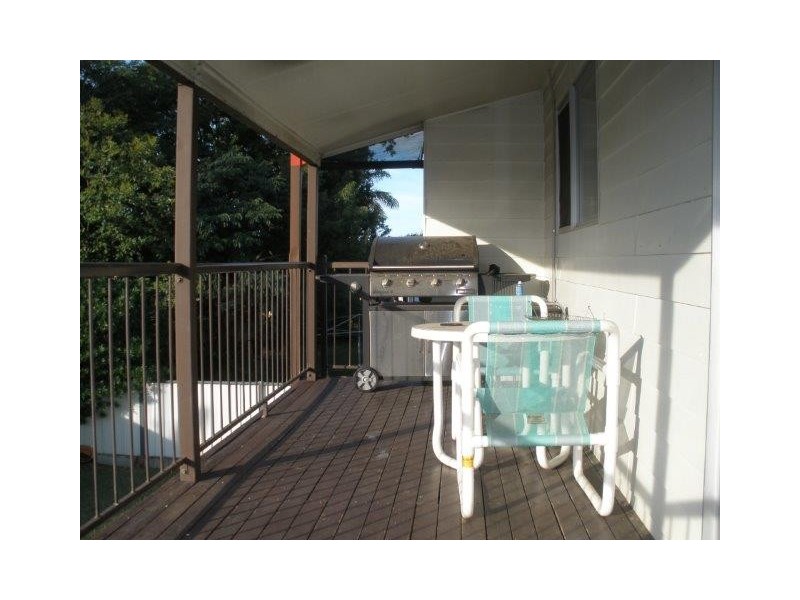 2 Monger Street, Blackwater QLD 4717
