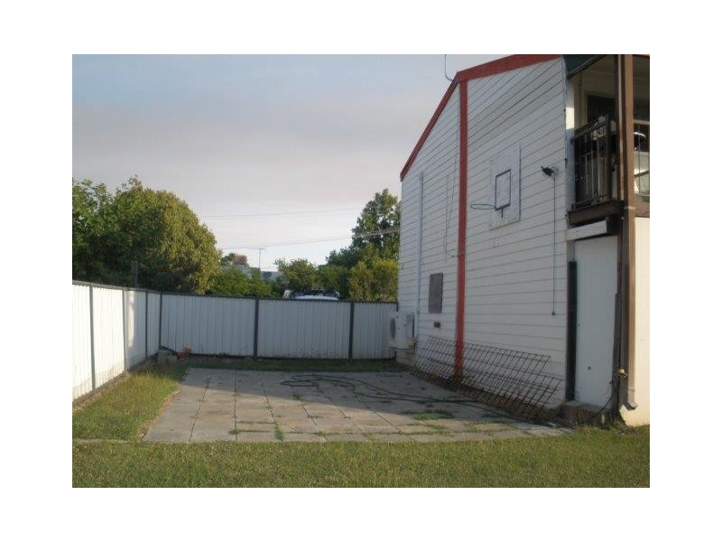 2 Monger Street, Blackwater QLD 4717