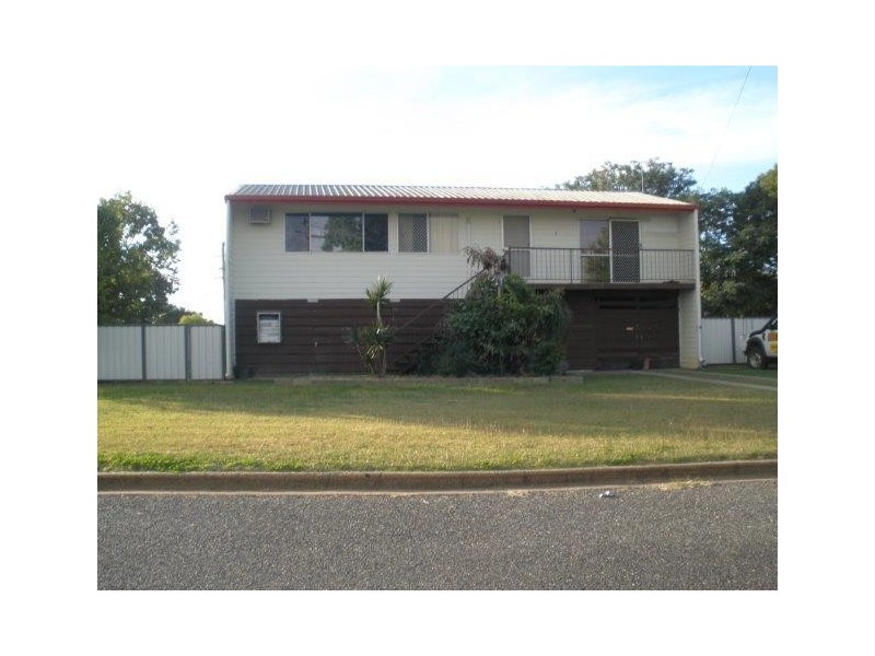 2 Monger Street, Blackwater QLD 4717