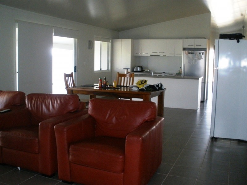 16 Hunter Street, Blackwater QLD 4717