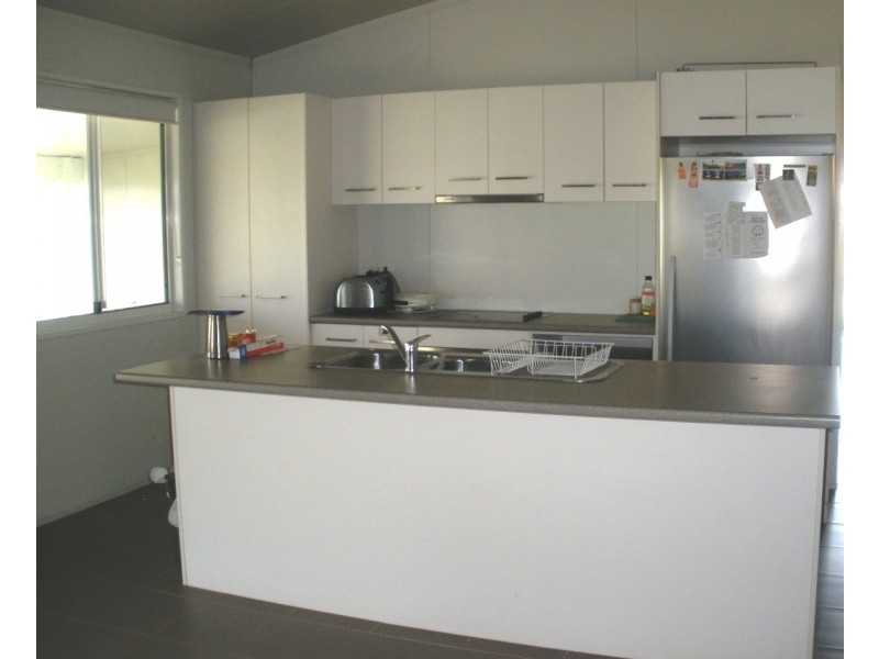 16 Hunter Street, Blackwater QLD 4717