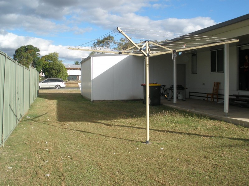 16 Hunter Street, Blackwater QLD 4717