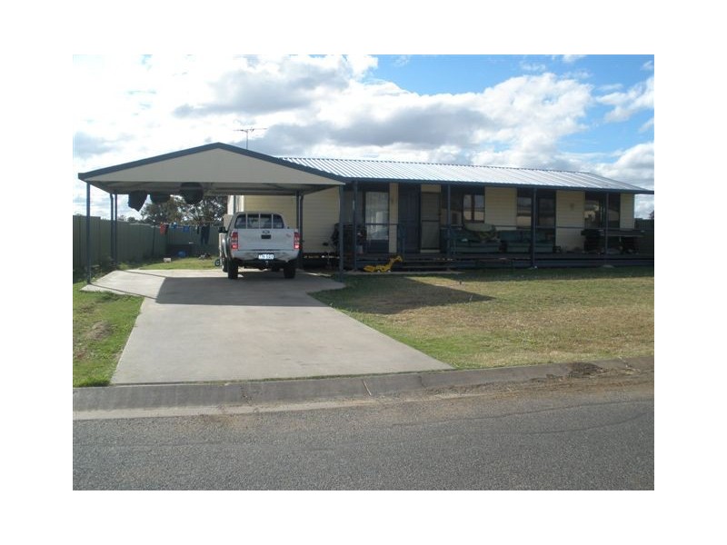 7 Summer Red Court, Blackwater QLD 4717