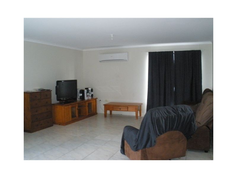 7 Summer Red Court, Blackwater QLD 4717