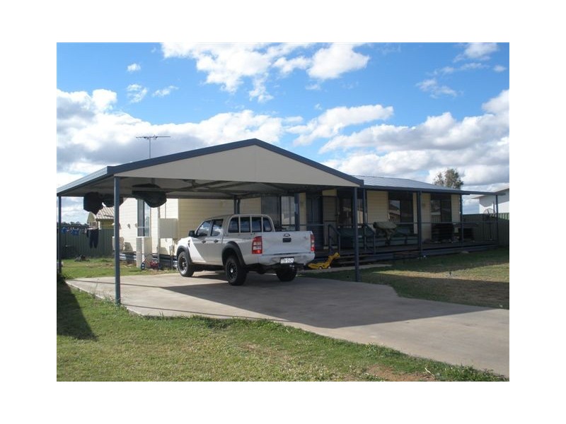 7 Summer Red Court, Blackwater QLD 4717