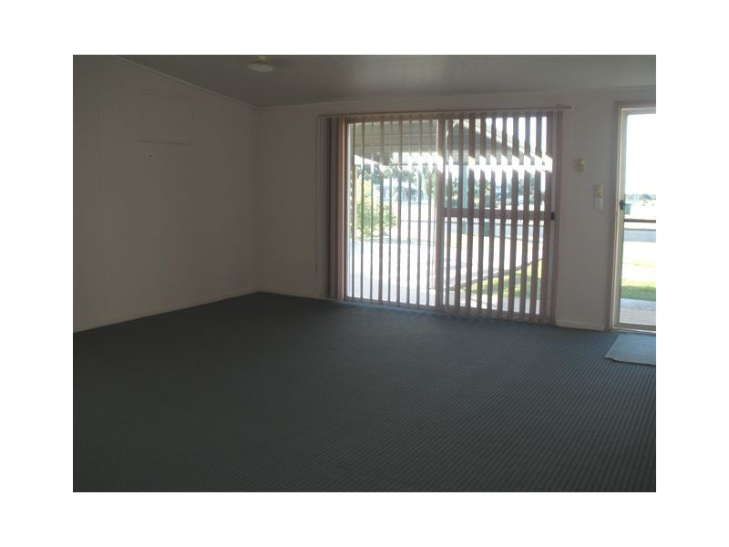 37 Stower Street, Blackwater QLD 4717