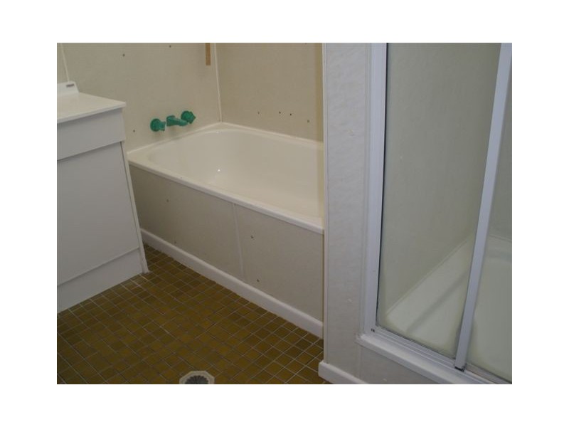 37 Stower Street, Blackwater QLD 4717