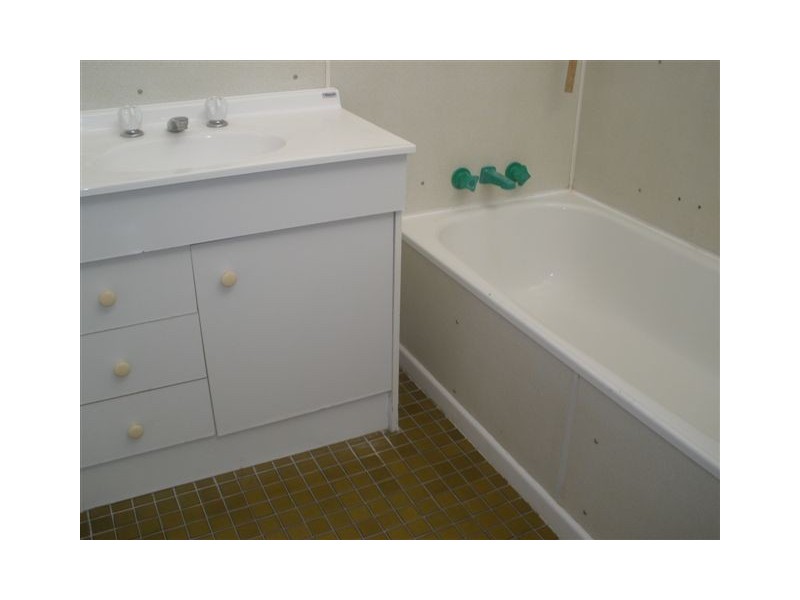 37 Stower Street, Blackwater QLD 4717