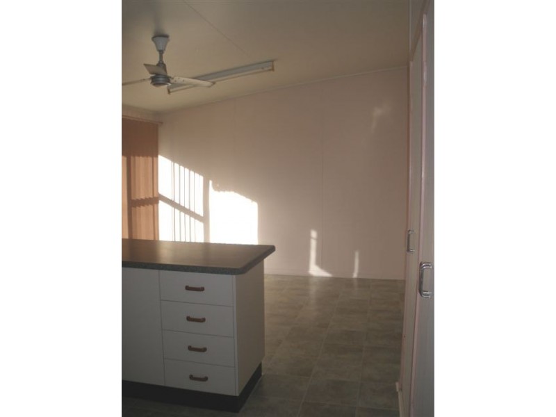 37 Stower Street, Blackwater QLD 4717