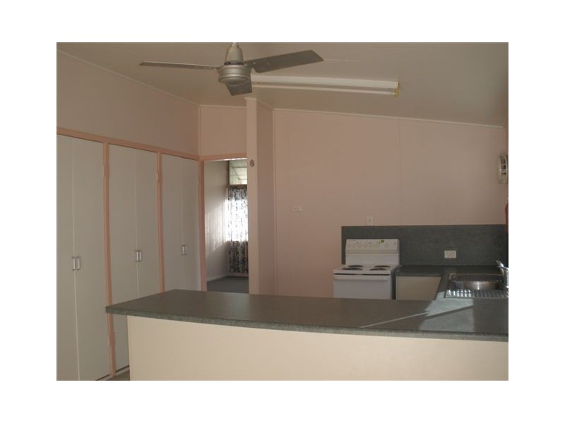 37 Stower Street, Blackwater QLD 4717