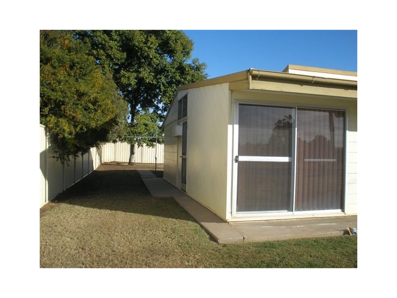 37 Stower Street, Blackwater QLD 4717