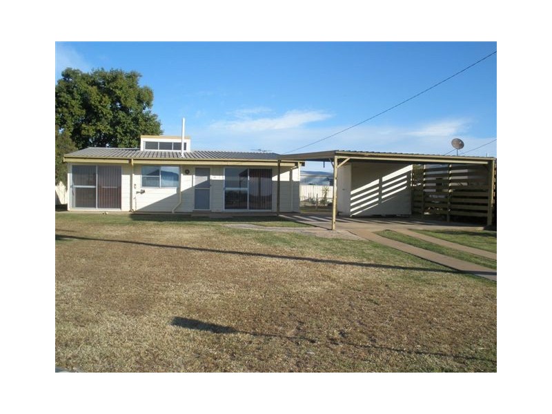 37 Stower Street, Blackwater QLD 4717