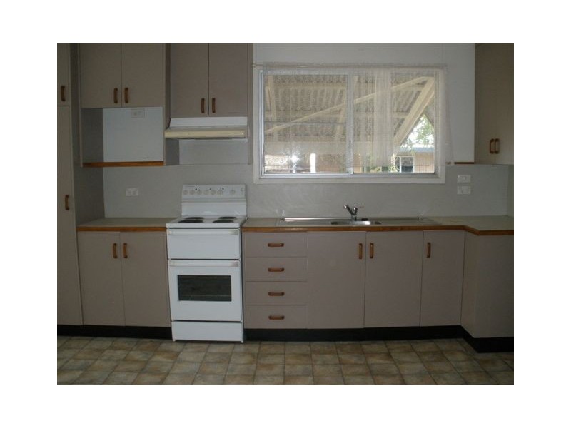 2 Ironbark Street, Blackwater QLD 4717