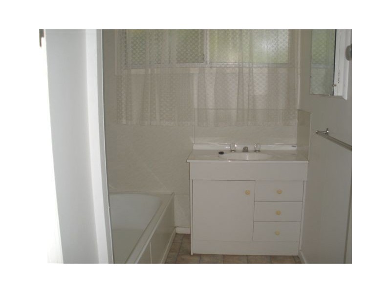 2 Ironbark Street, Blackwater QLD 4717