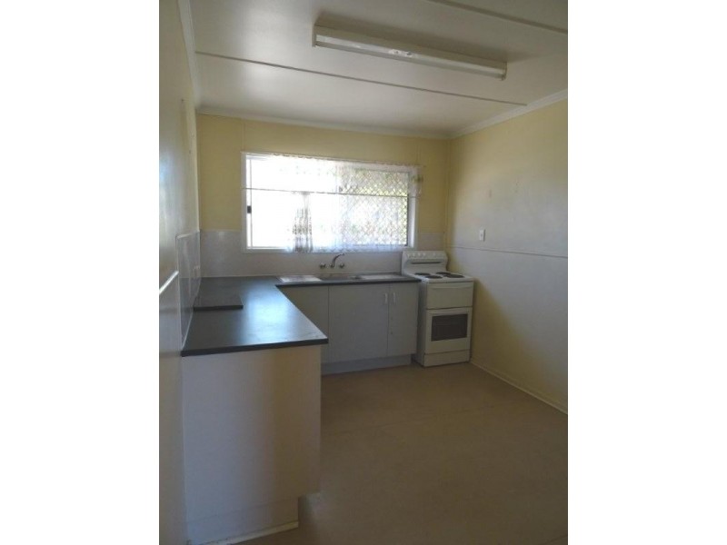 10 Yellowwood Street, Blackwater QLD 4717