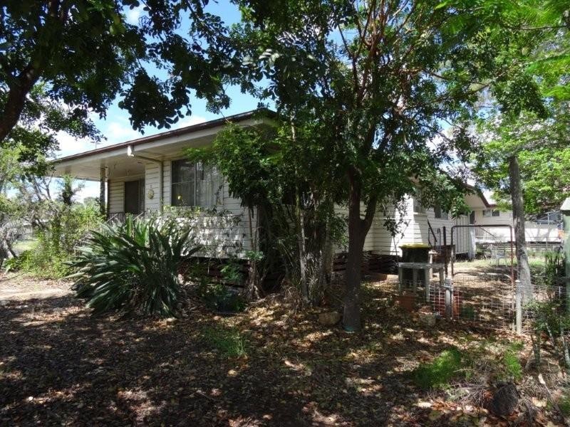 8 Bendee Crescent, Blackwater QLD 4717