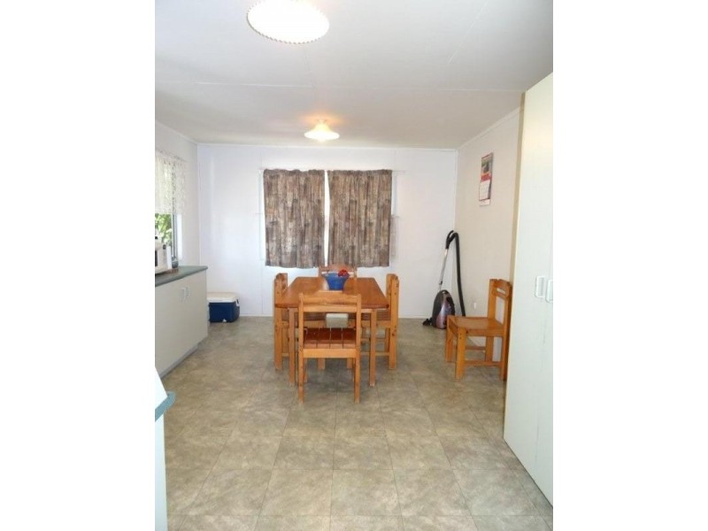 8 Bendee Crescent, Blackwater QLD 4717