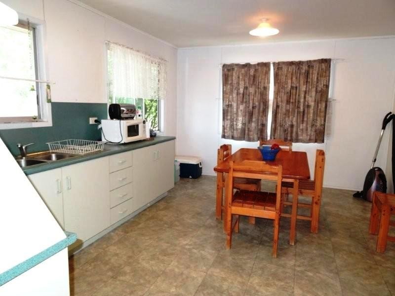 8 Bendee Crescent, Blackwater QLD 4717