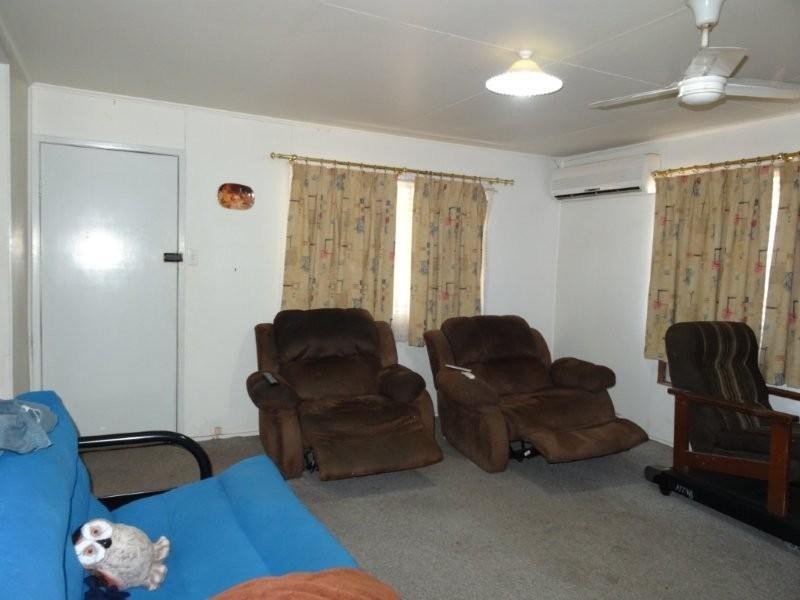 8 Bendee Crescent, Blackwater QLD 4717