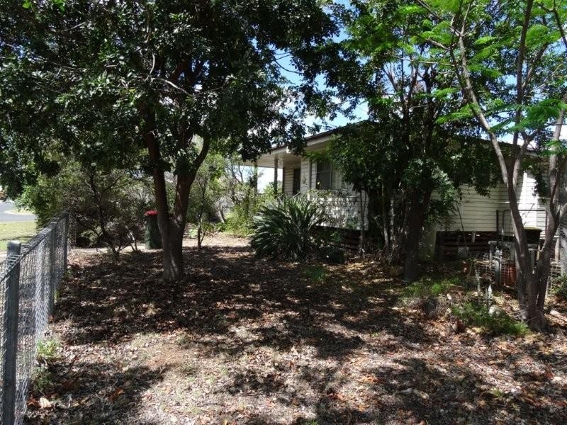 8 Bendee Crescent, Blackwater QLD 4717