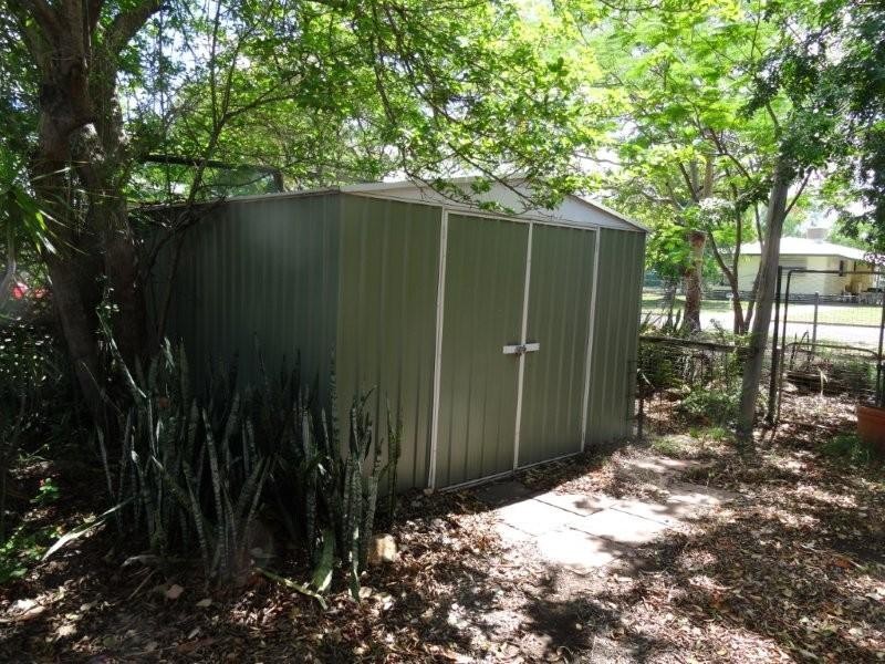 8 Bendee Crescent, Blackwater QLD 4717