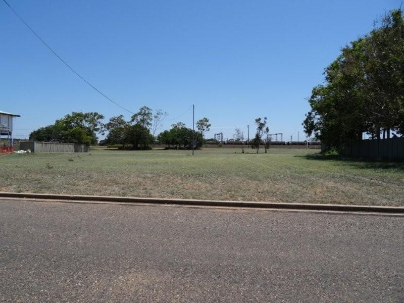 3-5 Schotia Street, Blackwater QLD 4717