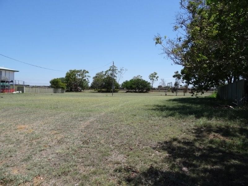 3-5 Schotia Street, Blackwater QLD 4717