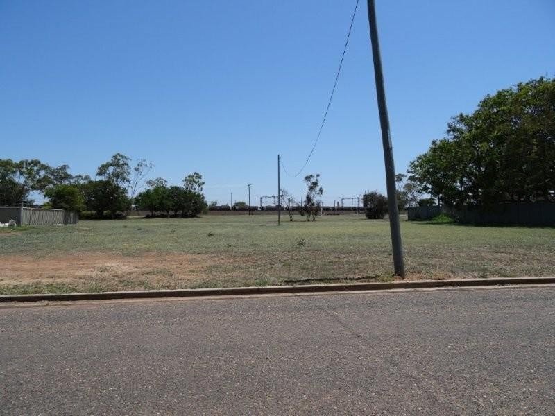 3-5 Schotia Street, Blackwater QLD 4717